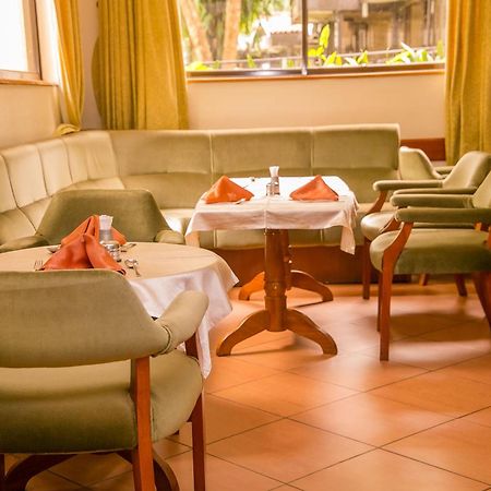 Green Hills Hotel Ньєрі Екстер'єр фото