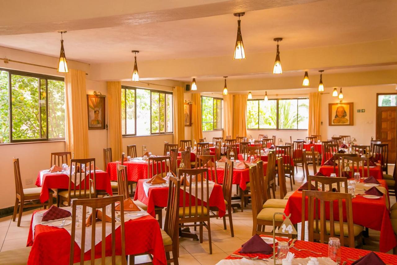 Green Hills Hotel Ньєрі Екстер'єр фото