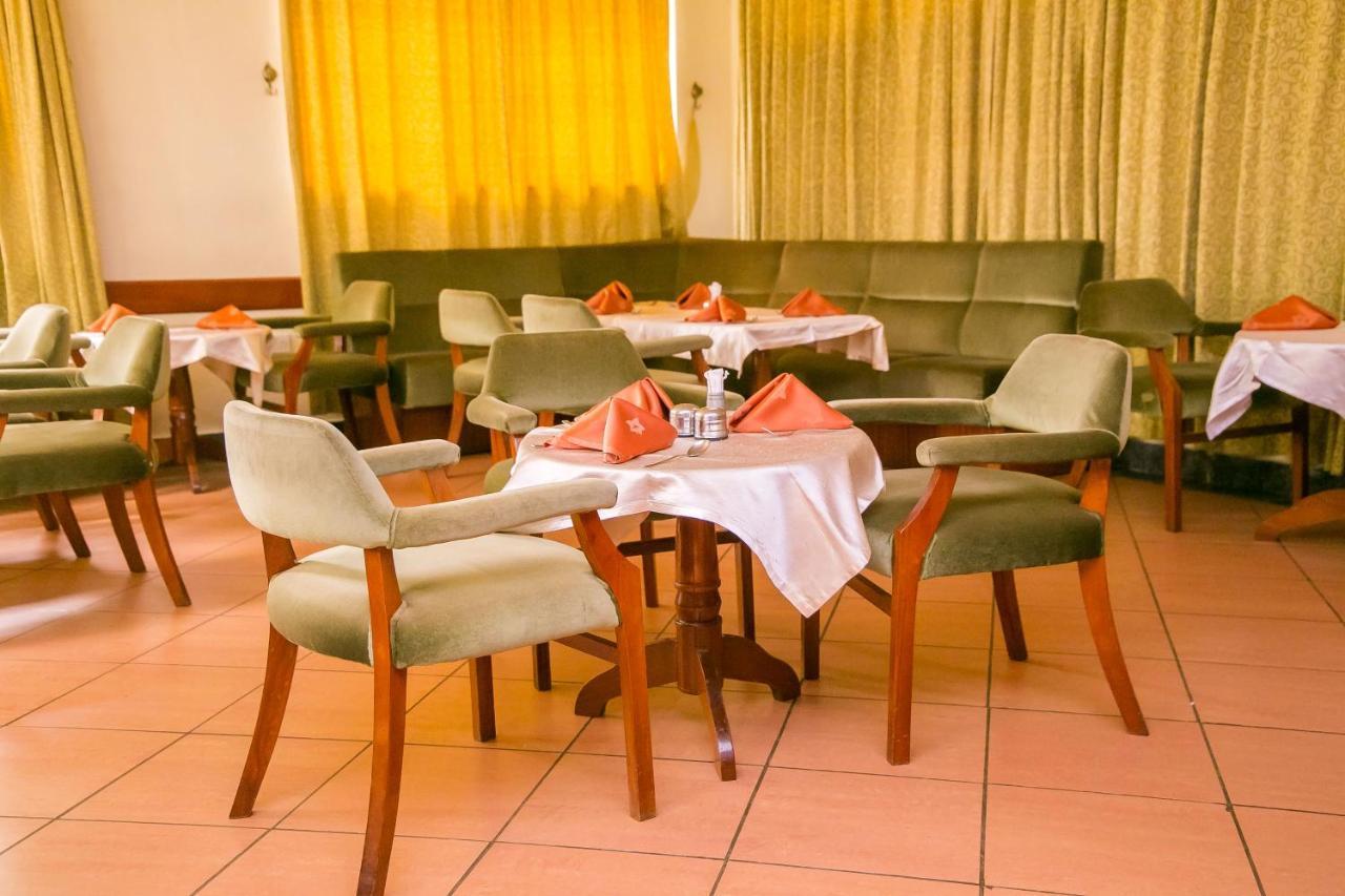 Green Hills Hotel Ньєрі Екстер'єр фото