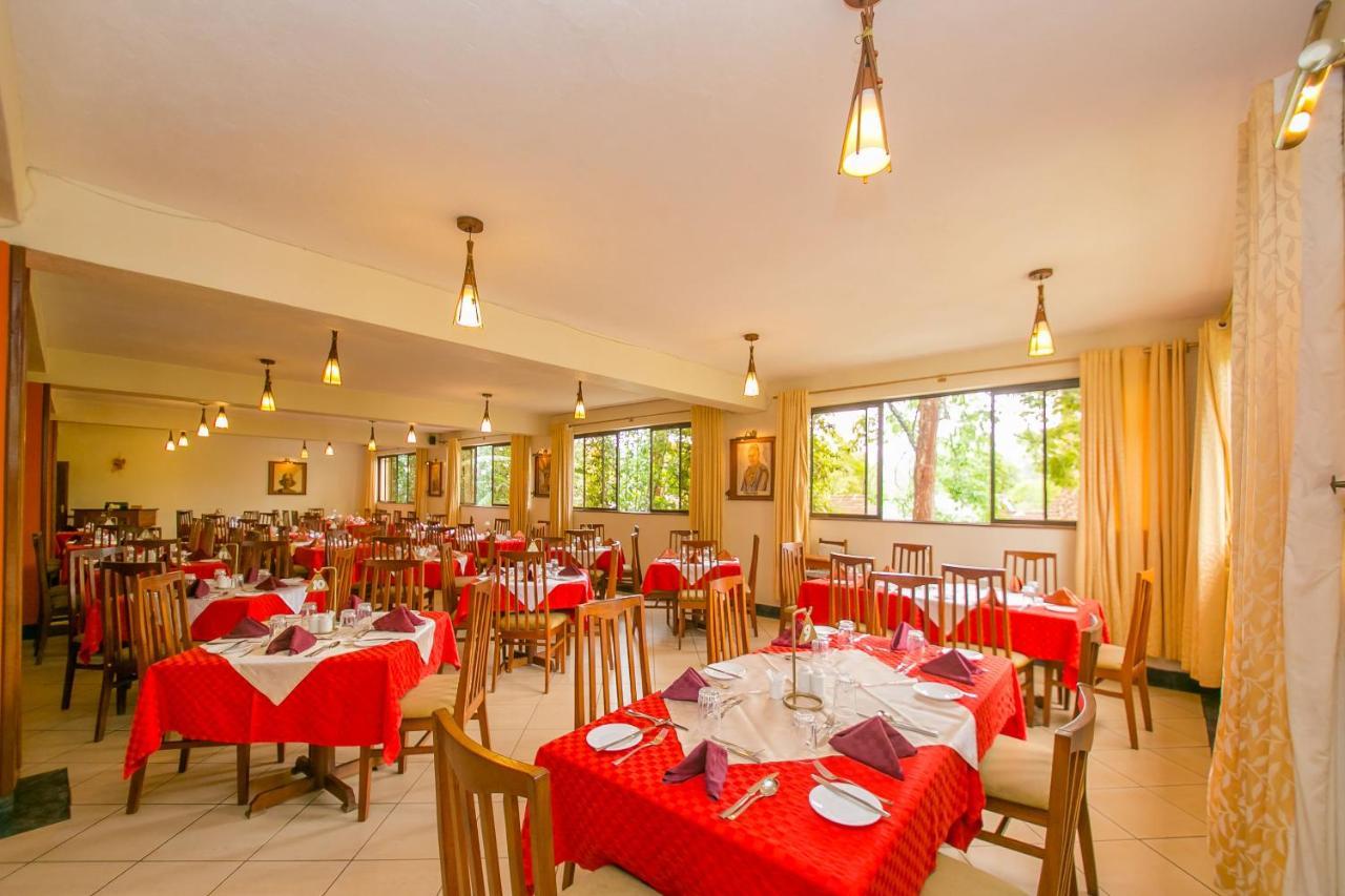 Green Hills Hotel Ньєрі Екстер'єр фото